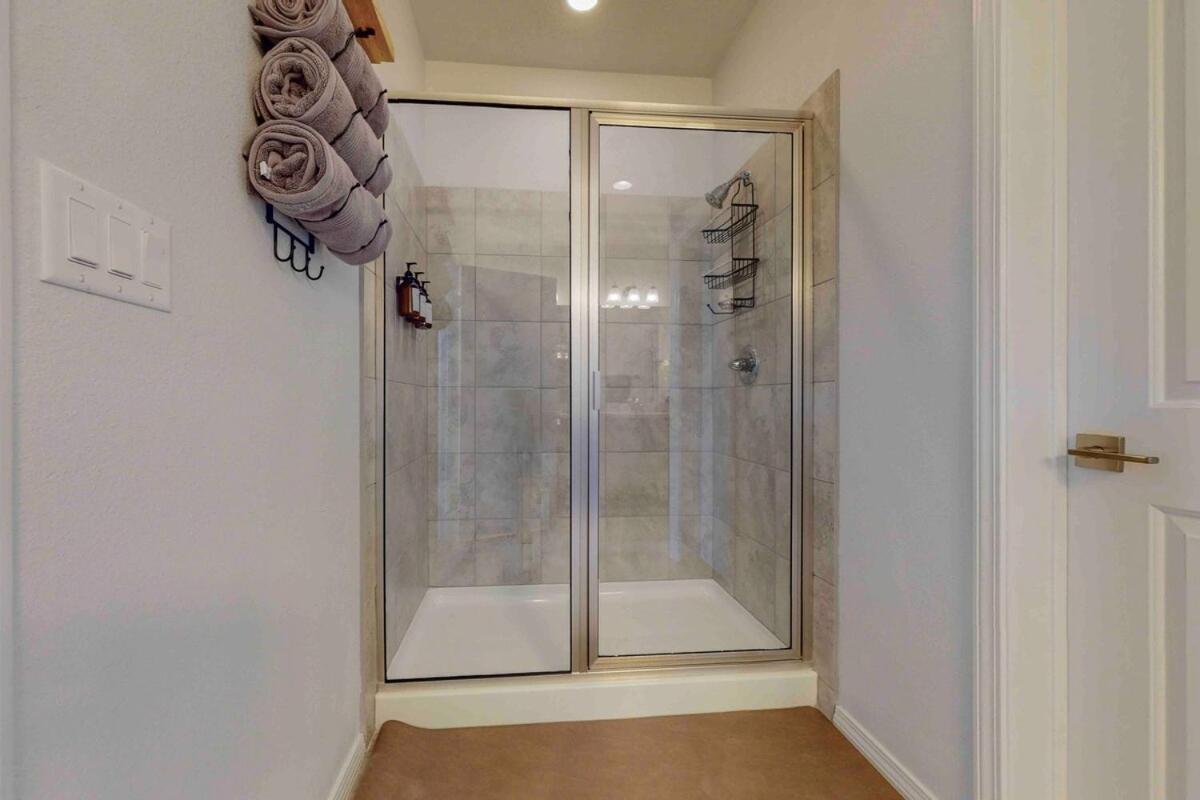 Modern Home 3Br Next To Airport, Netflix, Casino 阿尔伯克基 外观 照片